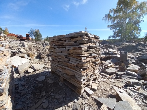 Плитняк златолит серебристый для мощения на бетон купить в Снежинске