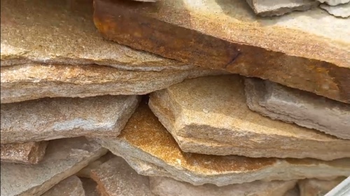 Плитняк златолит жёлтый золотистый для отмостки купить в Снежинске