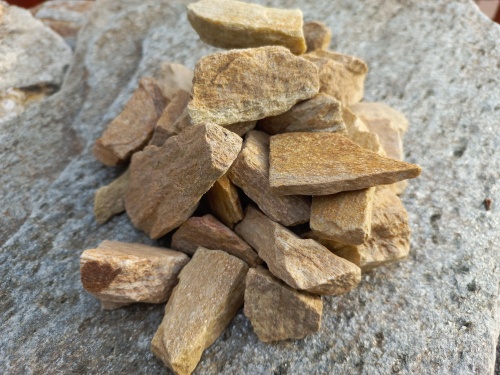 Златолит жёлтый декоративная каменная крошка купить в Снежинске