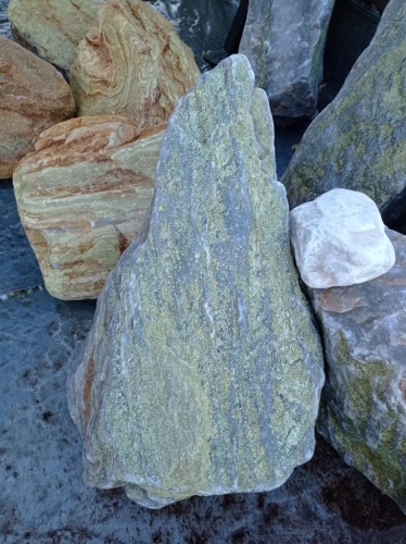 Златолит жёлтый, жёлто-зелёный глыбки и валуны для ланшафтного дизайна купить в Снежинске