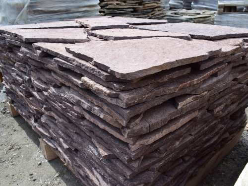 Плитняк лемезит бордовый для облицовки цоколя 20-25 мм  купить в Снежинске