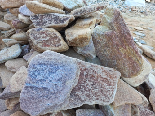 Златолит жёлтый, жёлто-зелёный глыбки и валуны для ланшафтного дизайна купить в Снежинске