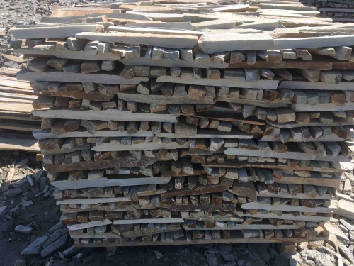 Горбушка златолит золотистый для облицовки купить в Снежинске