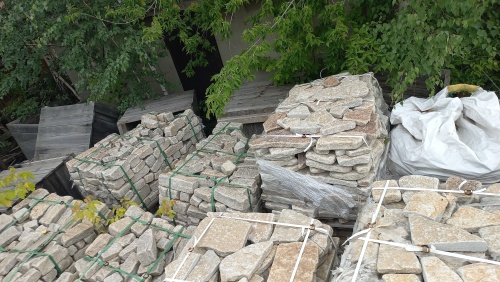 Плитняк гранитный галтованный купить в Снежинске