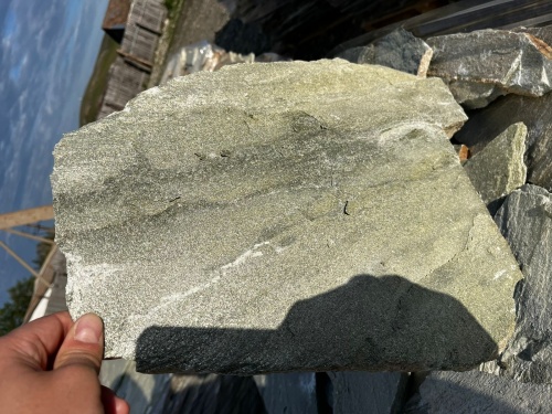 Плитняк златолит зелёный для цоколя, отмостки купить в Снежинске