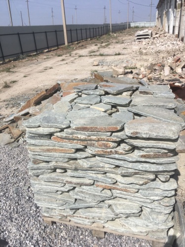 Златолит серебристый галтованный для лестниц купить в Снежинске