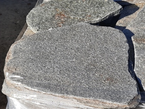 Златолит серебристый галтованный для лестниц купить в Снежинске