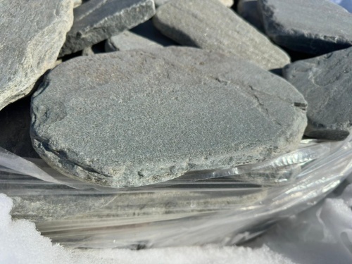 Плитняк златолит зелёный галтованный для мощения на бетон купить в Снежинске